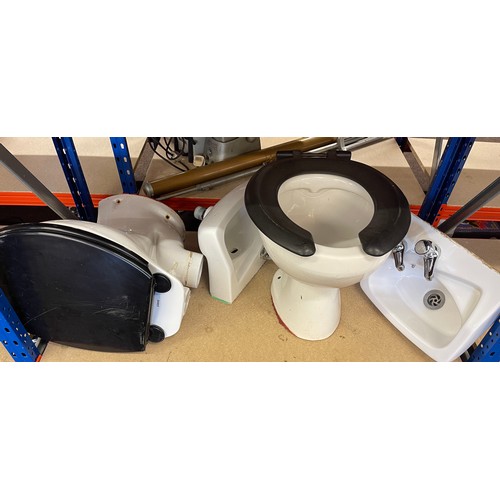 342 - Selection of Children sinks and toilets, 3 Toilets and 4 sinks