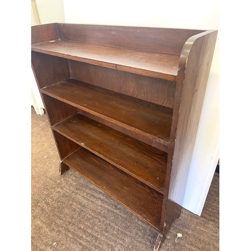 366 - Oak open fronted bookcase, approximate measurement: Height 36 inches, Width 31 inches, Depth 8 inche... 