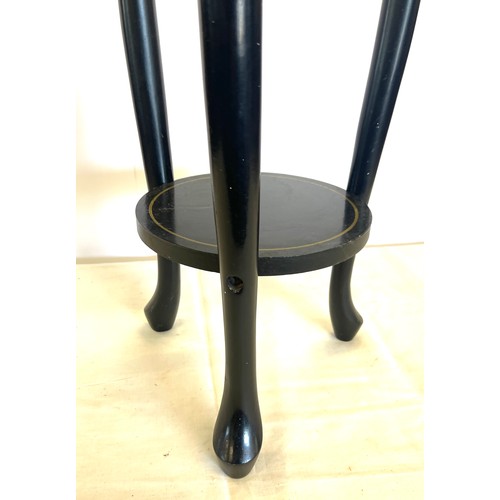 359 - Ornate wooden plant stand, overall height: 23 inches