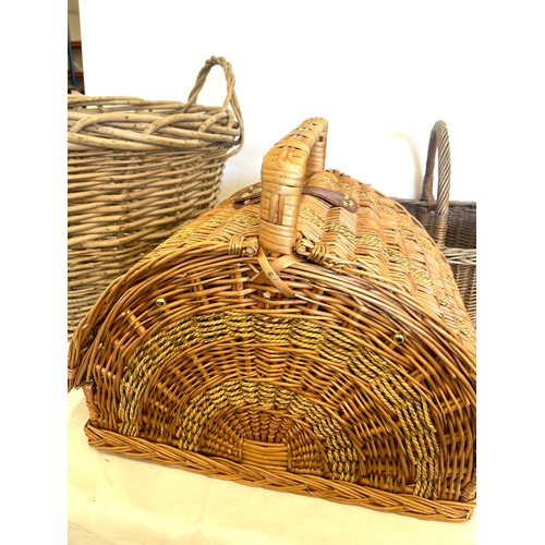 267 - Selection vintage and later wicker baskets