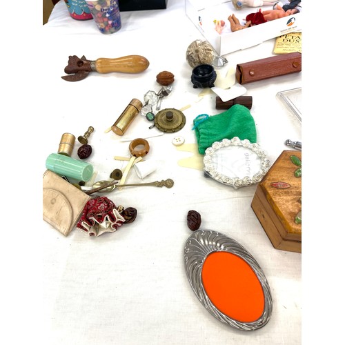 152 - Selection of miscellaneous items to include Russian dolls, vintage tin opener etc