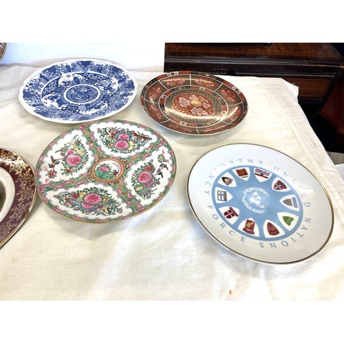 166 - Selection of plates and collectors plates, various makers