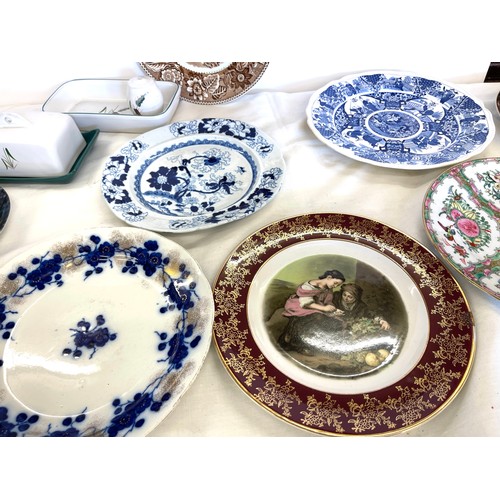 166 - Selection of plates and collectors plates, various makers