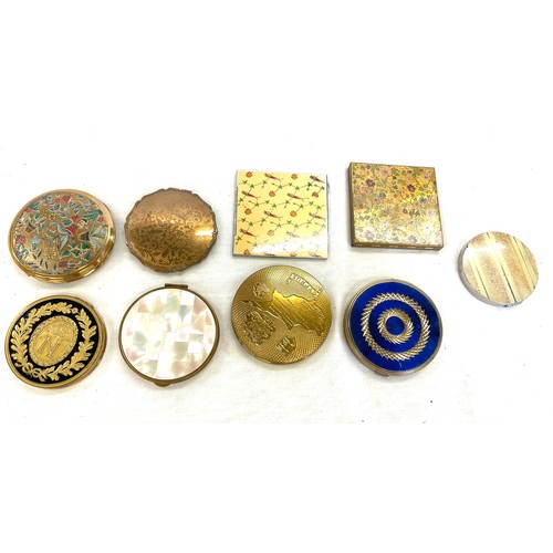 71 - Selection of vintage ladies compacts