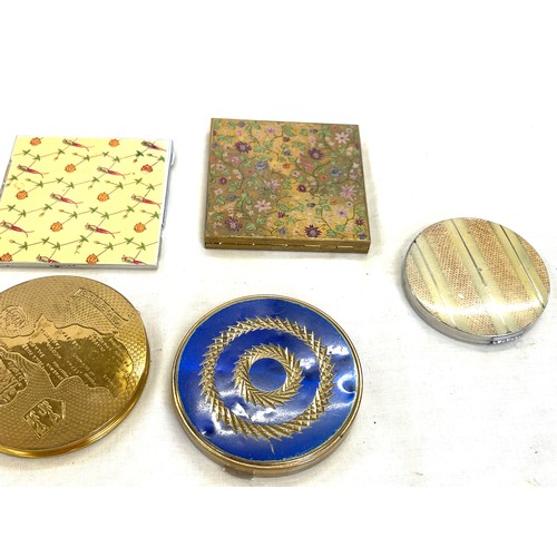 71 - Selection of vintage ladies compacts