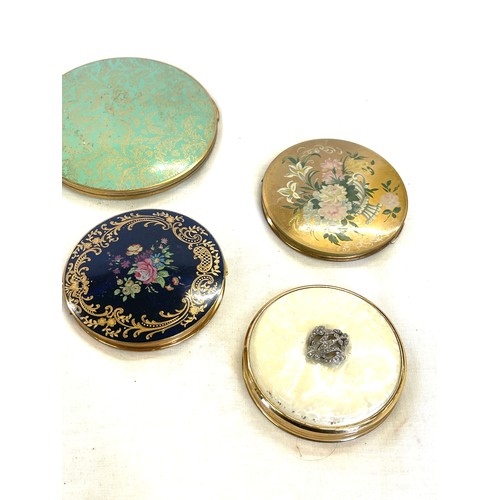 63 - Selection of vintage ladies compacts