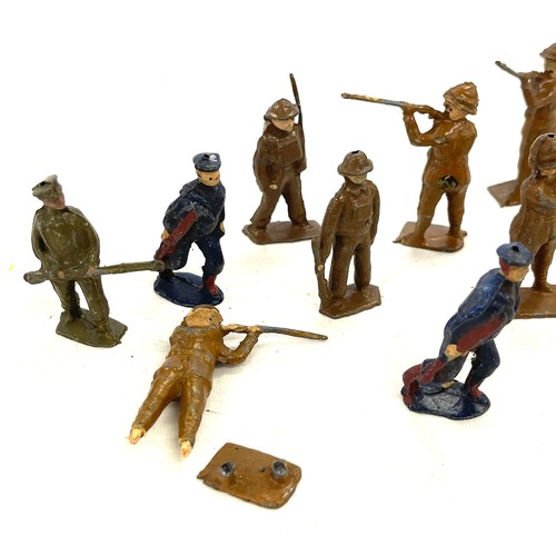 141 - Selection vintage lead toy soldiers