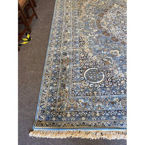 417A - 12ft by 9ft vintage rug in over all good condition Pradoo