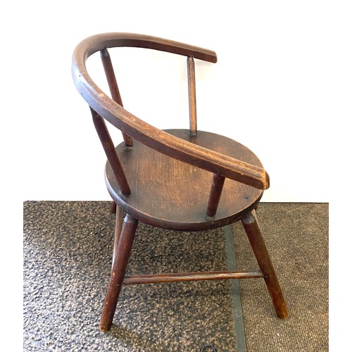 412 - Vintage small childs chair, measures approx 17