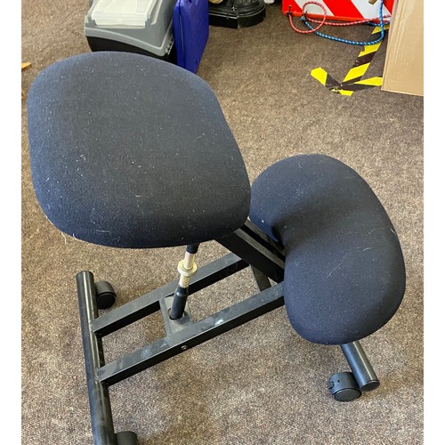 595 - Office stool