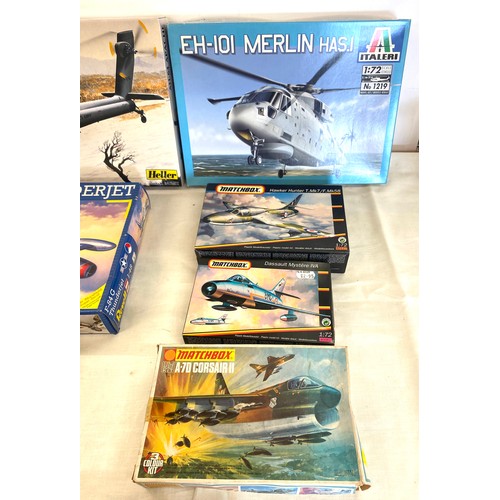 96 - Selection of 8 boxed craft models to include, Revell F-8 G Thunder Jet, EH-101 Merlin Has.I no 1219,... 
