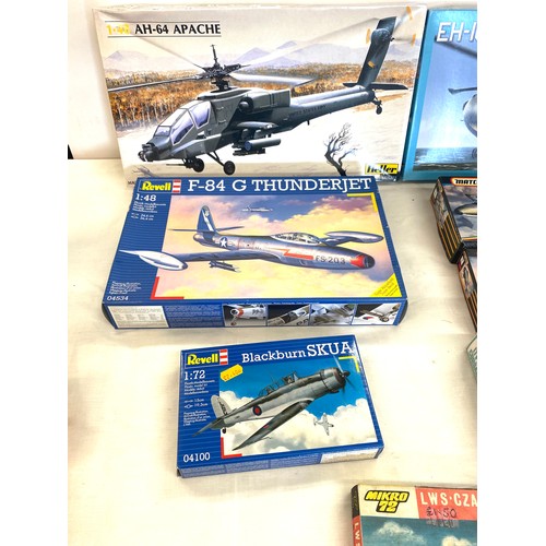 96 - Selection of 8 boxed craft models to include, Revell F-8 G Thunder Jet, EH-101 Merlin Has.I no 1219,... 