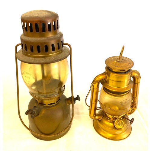 82 - 2 Vintage oil lamps