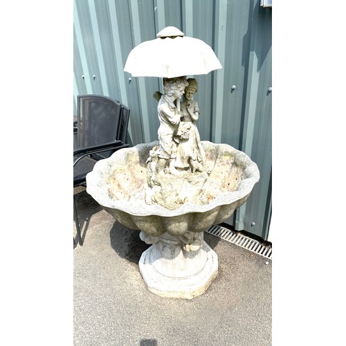 100G - Large fibre glass water feature