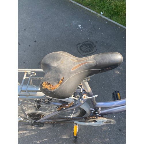 100d - Windermere reflex ladies country bicycle - slight rip to seat