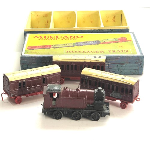 573 - Rare Original boxed pre war Meccano Dinky toys No20 passenger train chips to carriages