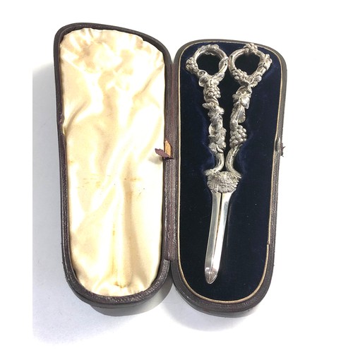 24 - Fine boxed silver grape shears ornate grape vine and grape scissor handles measures approx 19cm long... 