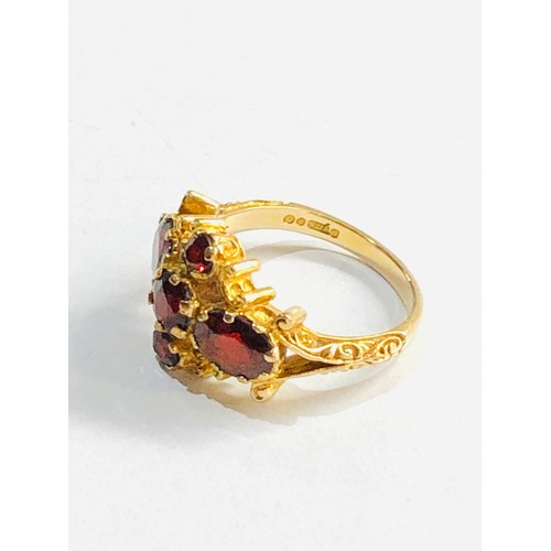 352 - 9ct gold Vintage garnet dress ring set 5g