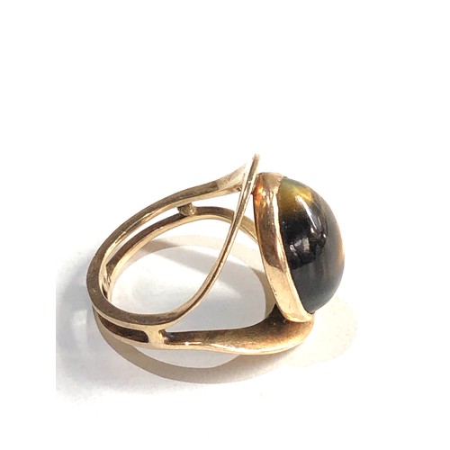 447 - 9ct gold modernist tigers eye cocktail ring 5.5g