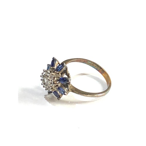 302 - 18ct Vintage white and blue stone set flower cluster ring 3.7g