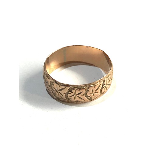 317 - 9ct rose gold 1907 hallmarked ivy leaf design band ring (2.7g)