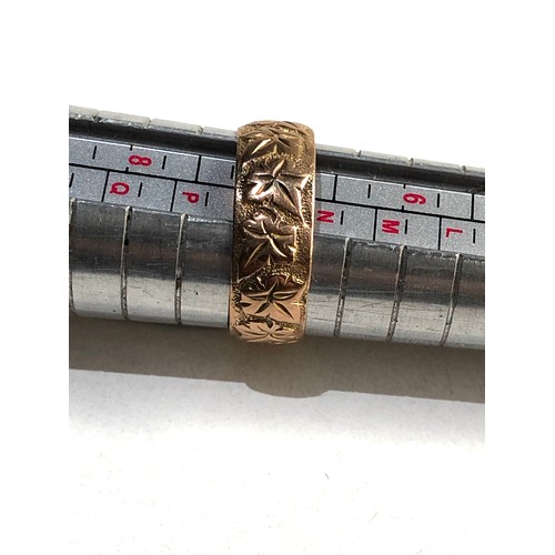 317 - 9ct rose gold 1907 hallmarked ivy leaf design band ring (2.7g)