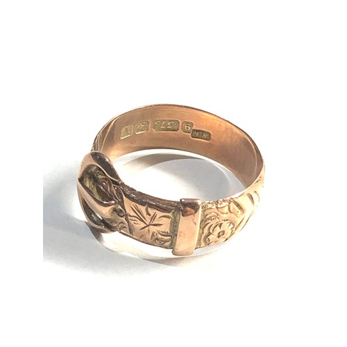 377 - 9ct rose gold antique hand etched buckle design ring (4g)