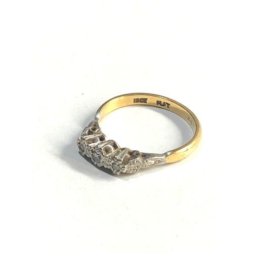 414 - 18ct gold diamond trilogy ring (2.7g)