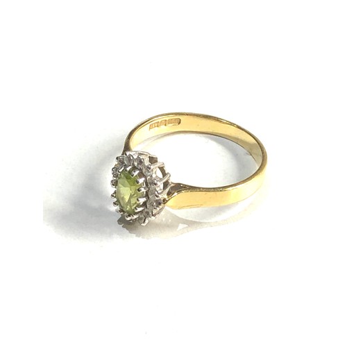 394 - 18ct gold peridot  cluster ring (2.5g)