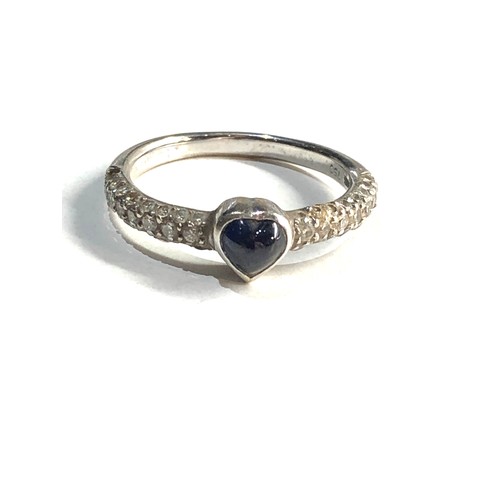 461 - 18ct white gold heart sapphire & diamond ring  (3g)