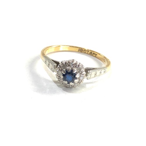 422 - 18ct gold sapphire and diamond cluster ring (2.3g)