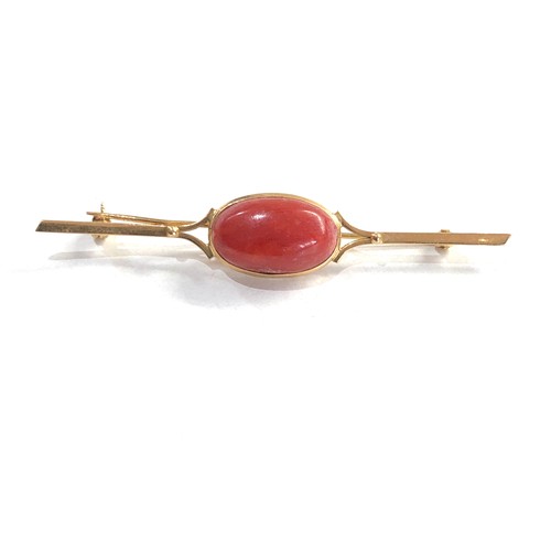 328 - 18ct gold coral bar brooch (2.8g)