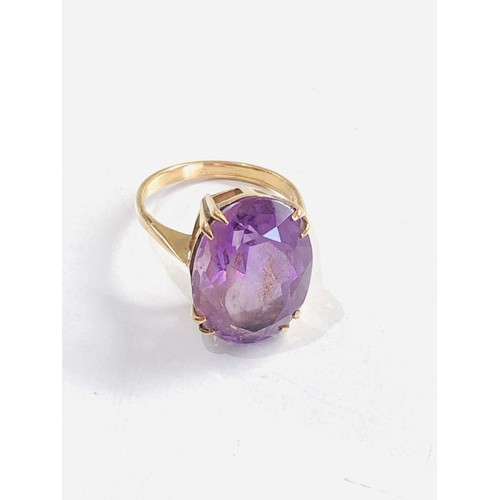 311 - 9ct gold amethyst dress ring (5g)