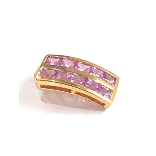 400 - 18ct gold pink sapphire double row pendant (2.3g)