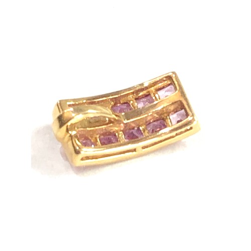 400 - 18ct gold pink sapphire double row pendant (2.3g)