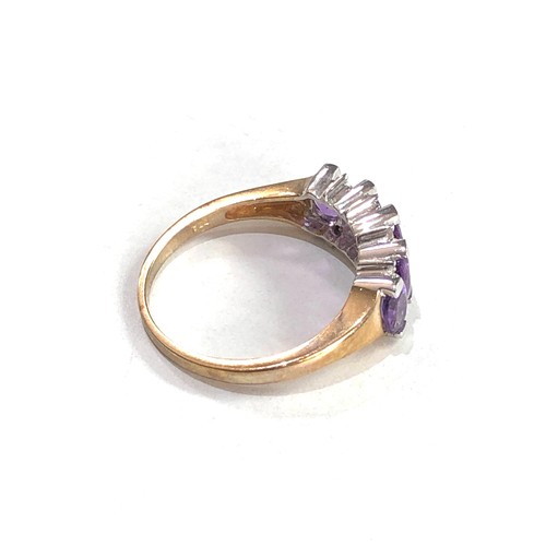 324 - 9ct Gold diamond & amethyst five stone ring (3g)