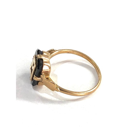 479 - Antique 9ct gold initial onyx signet ring (1.7g)