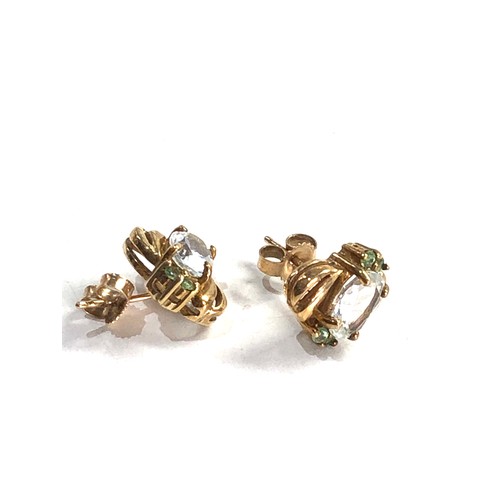 372 - 9ct gold peridot & stone set stud earrings (2.7g)