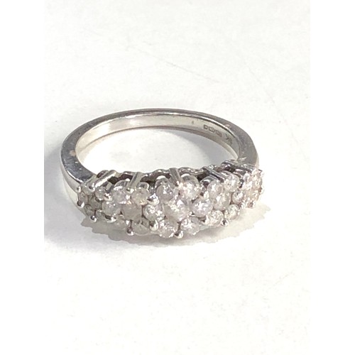 359 - 9ct gold diamond cluster ring (4g)