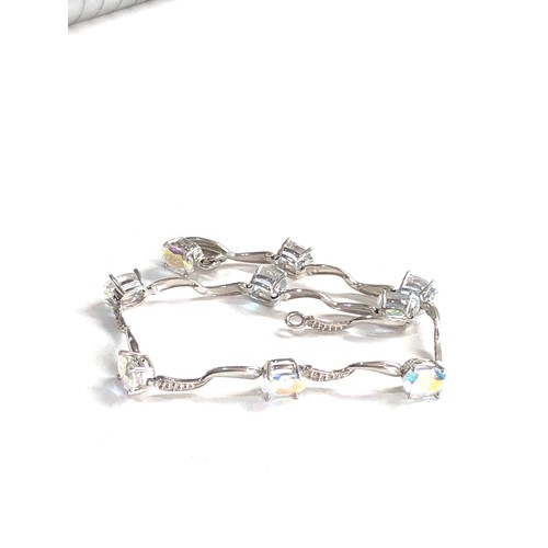 396 - 9ct white gold aurora & diamond detail bracelet (3.8g)