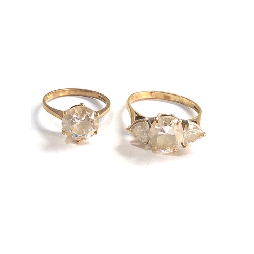 418 - 2 x 9ct gold dress rings  (8.2g)