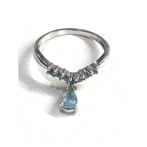 87 - 9ct white gold aqua ring 2.3g