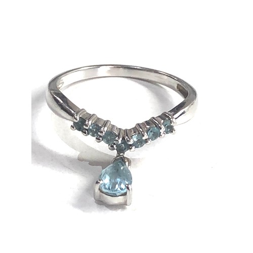 87 - 9ct white gold aqua ring 2.3g