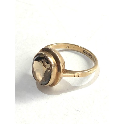 88 - 9ct gold smoky ring 2.6g