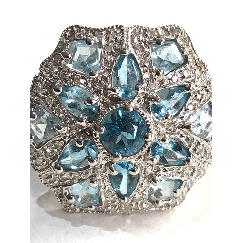 92 - 9ct white gold diamond & aqua ring 7g