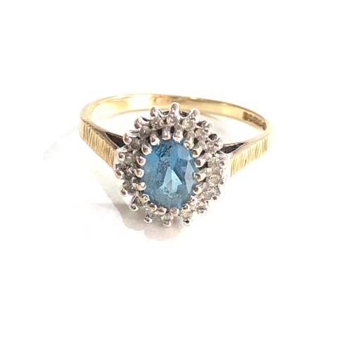 109 - 9ct gold diamond & topaz ring 2.2g