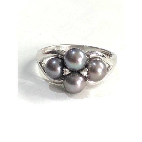 118 - 9ct white gold diamond pearl ring 3g