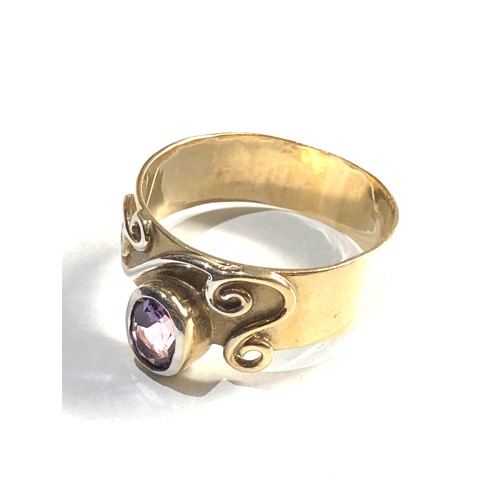 137 - 9ct gold amethyst ring 5.6g