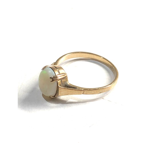 145 - 9ct gold opal ring 1.7g