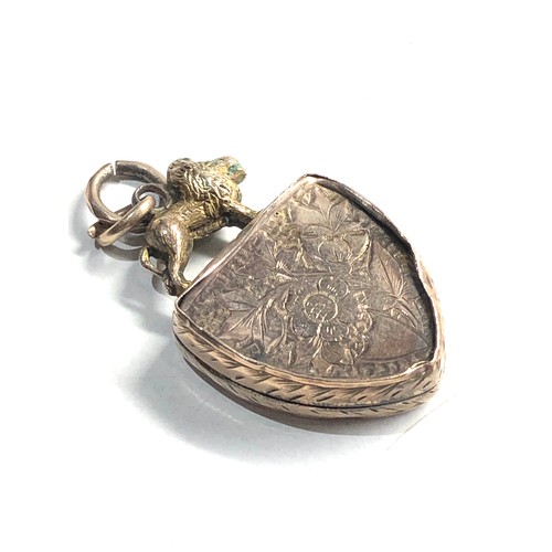 147 - 9ct gold victorian locket